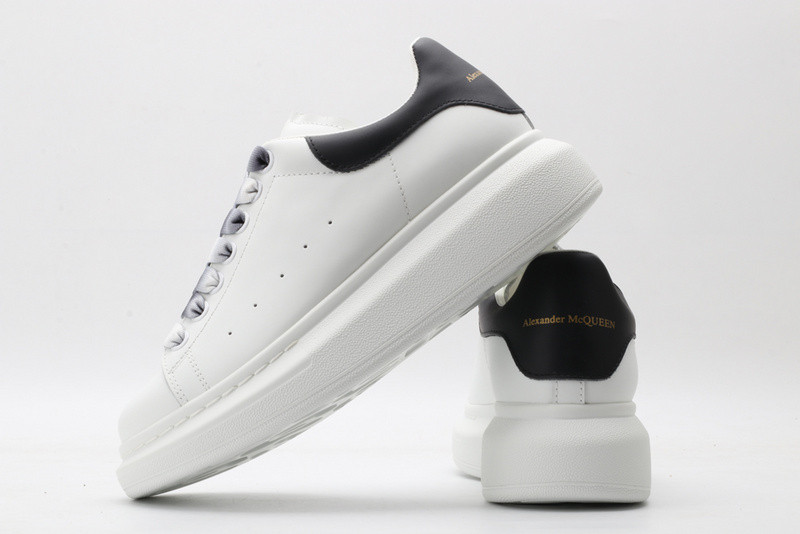 ALEXANDER MCQUEEN SNEAKER