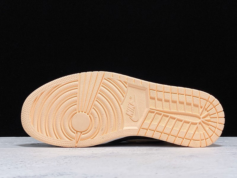 Air Jordan 1 “CRIMSON TINT” 555088-081