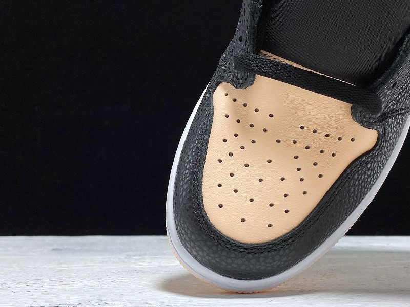 Air Jordan 1 “CRIMSON TINT” 555088-081