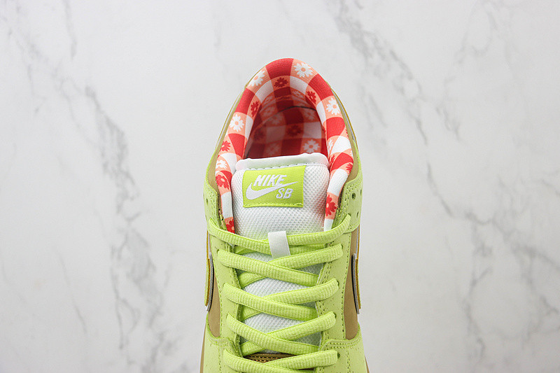 Tagzfootwear X Dunk SB Low BV1310-566