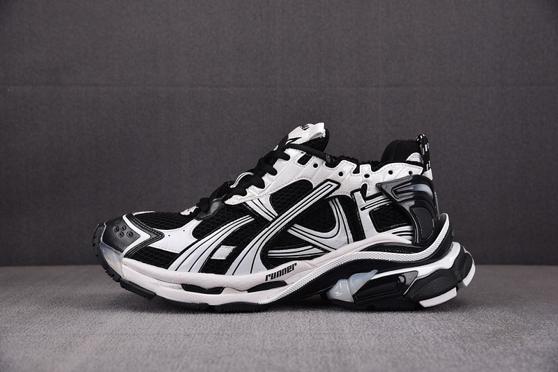 Ba*len*cia*ga runner 772774-w3rny-0120 (it’s not the same as the previous one!)