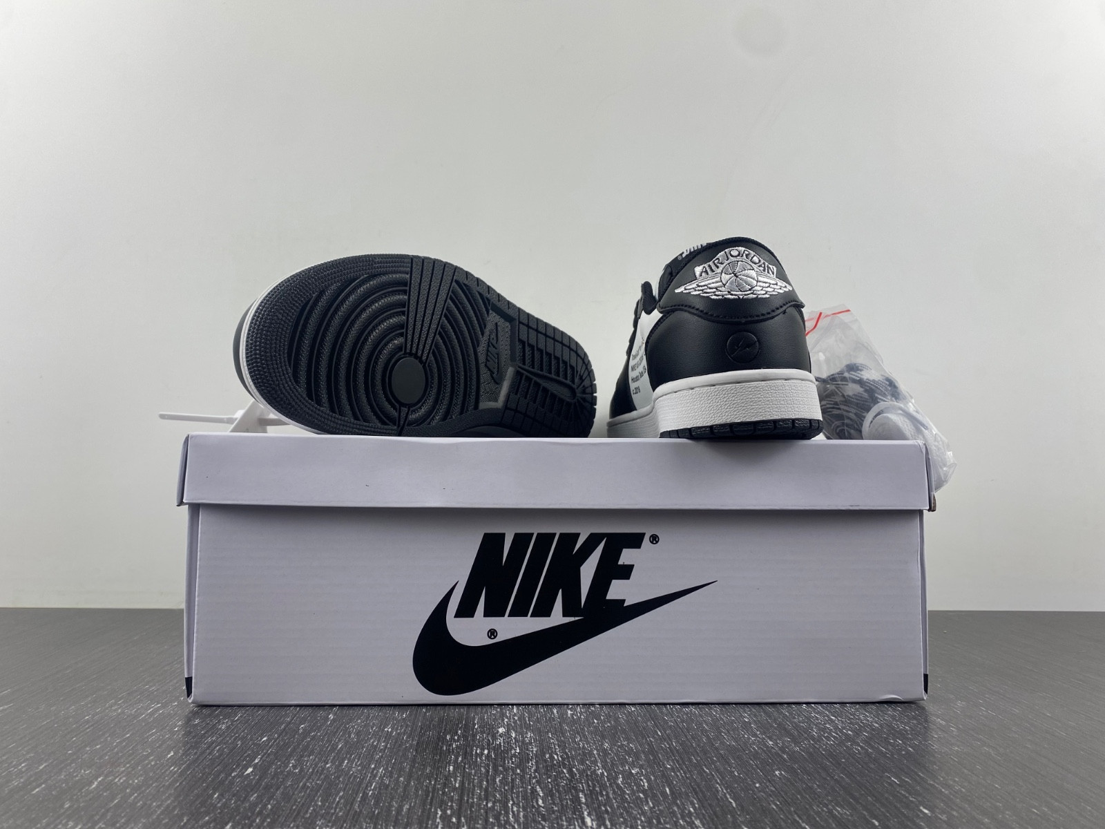 OFF-WHITE x Travis Scott x Air Jordan 1 OW DM7866-188