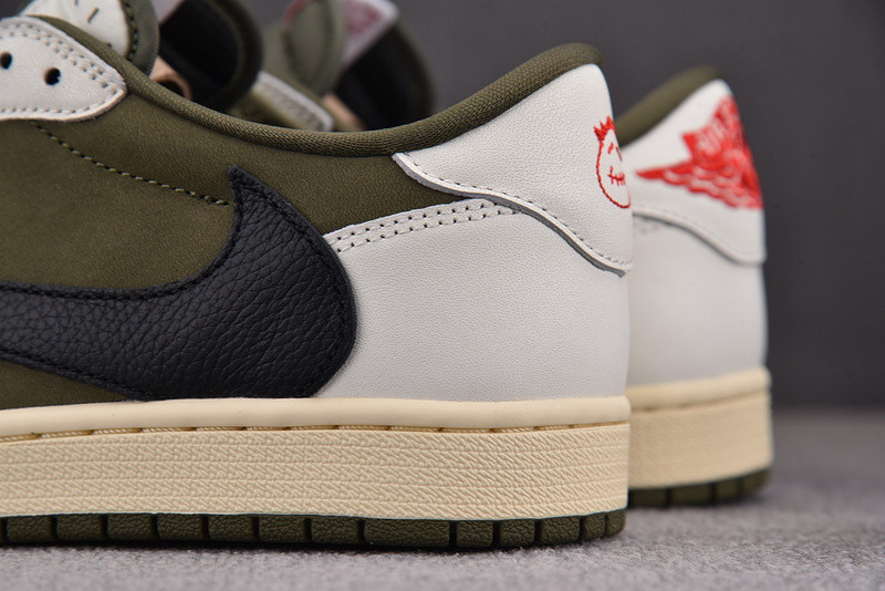 Travis Scott x Air Jordan 1 Low OG 