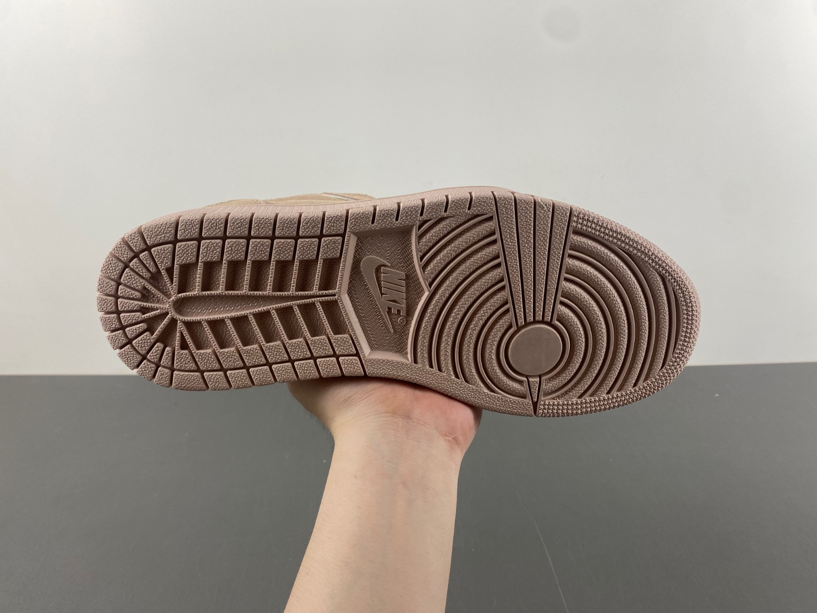 Jordan 1 Retro Low NS Particle Beige 2018 - AO1935-204