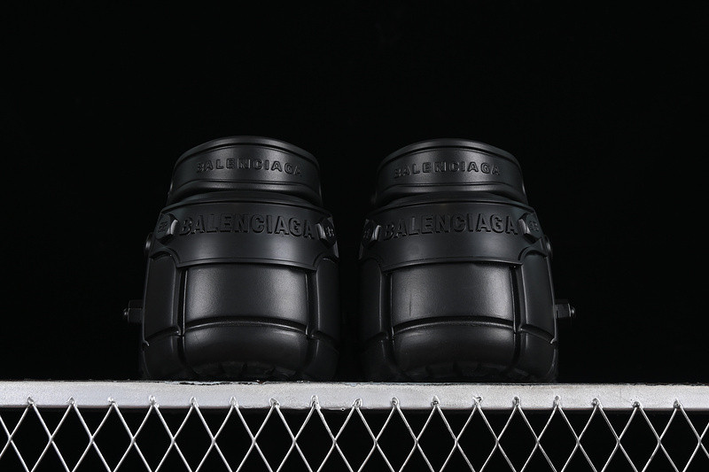 Ba*len*cia*ga slides