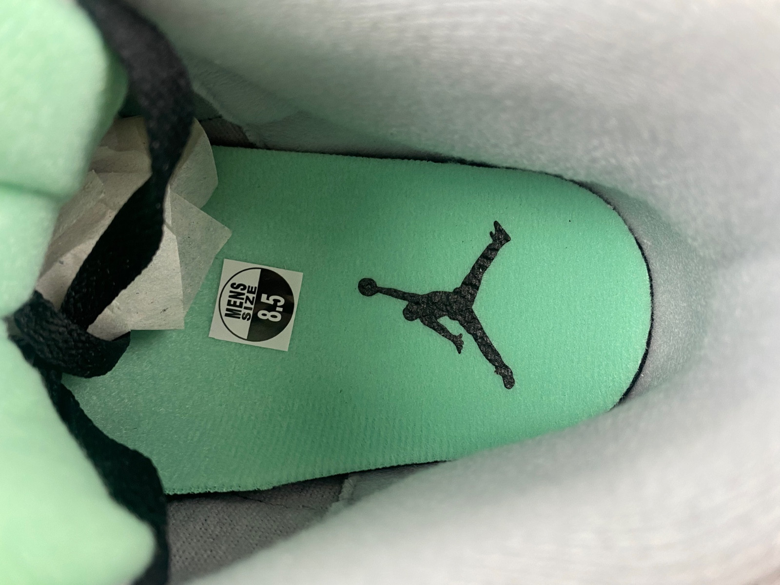 Air Jordan 3 "Black/Green Glow" CT8532-031