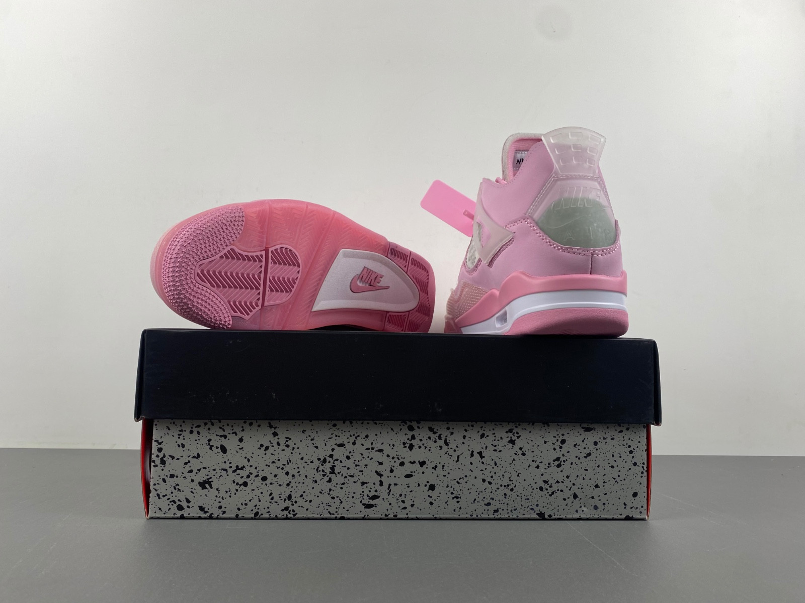 JORDAN 4 RETRO X OW PINK