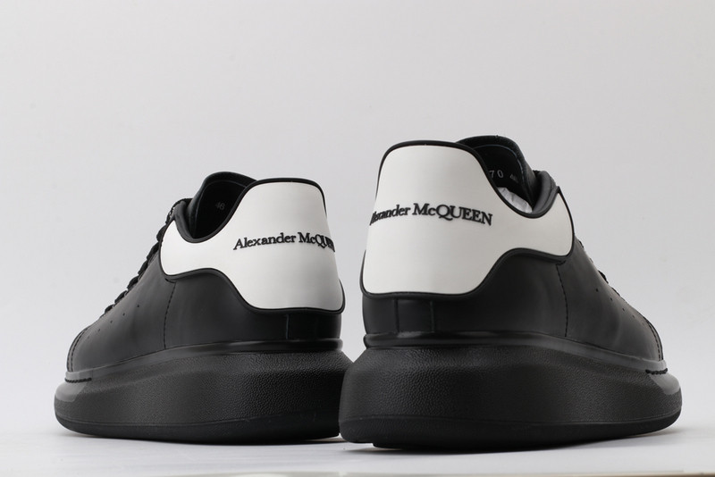 ALEXANDER MCQUEEN SNEAKER