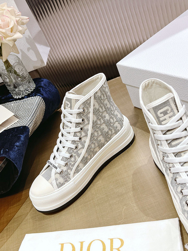 D B23 HIGH-TOP SNEAKERS