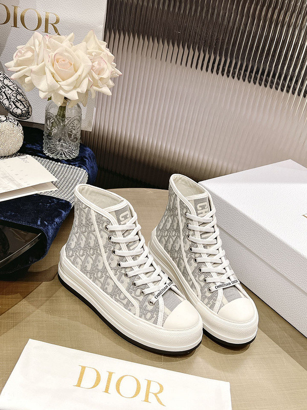 D B23 HIGH-TOP SNEAKERS