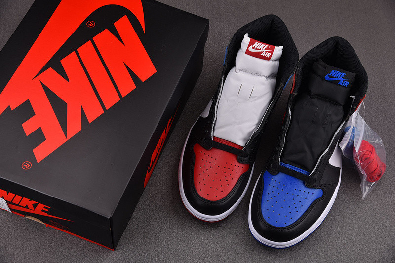 AIR JORDAN 1 RETRO HIGH OG TOP 3 555088-026