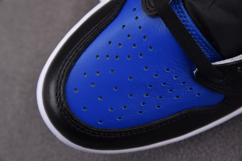 AIR JORDAN 1 RETRO HIGH OG TOP 3 555088-026