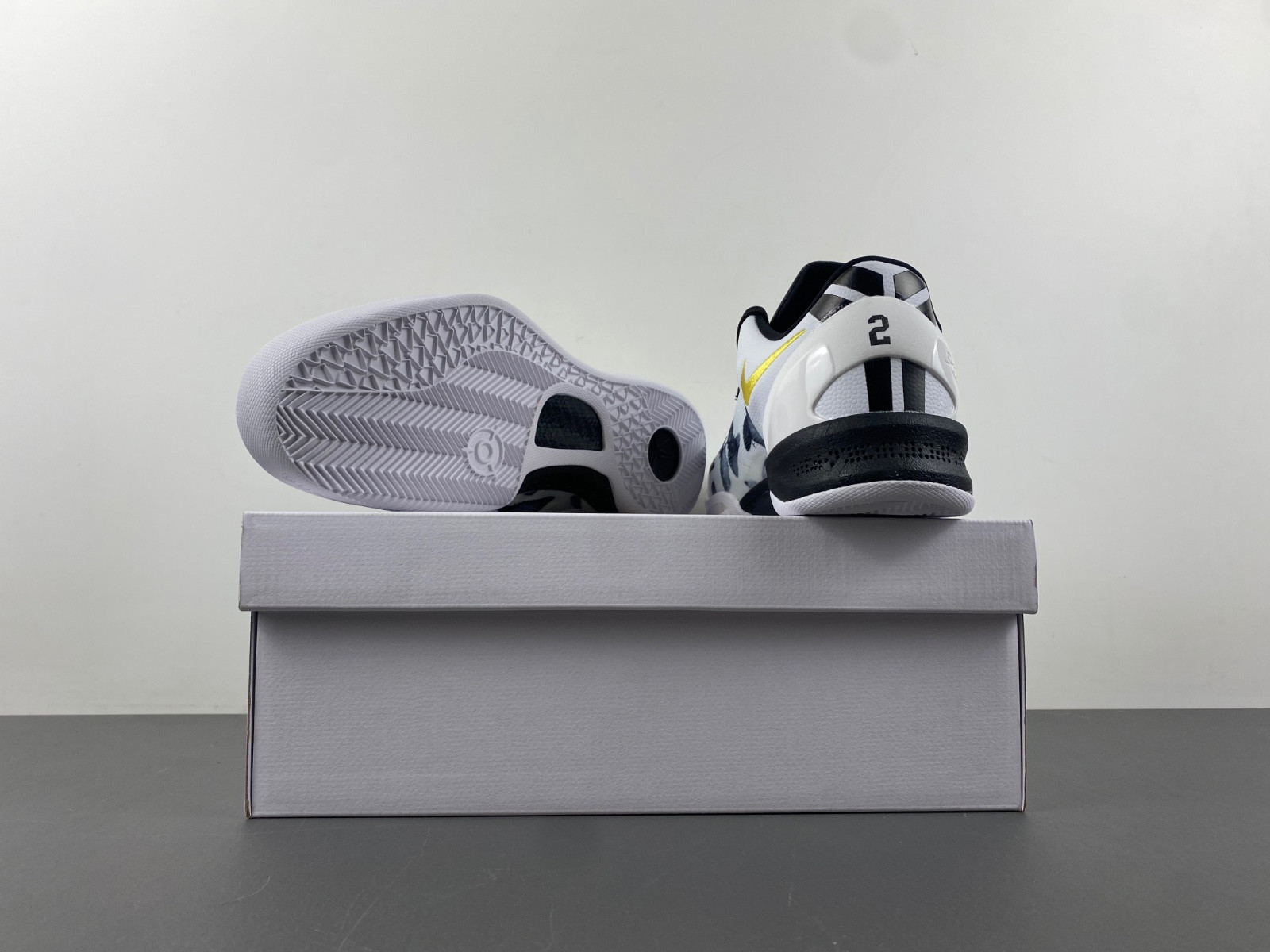 Nike Kobe 8 Protro White Metallic Gold FV6325-100