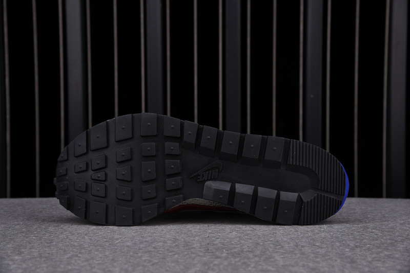 sacai x Nike VaporWaffle 3.0 CV1363-100