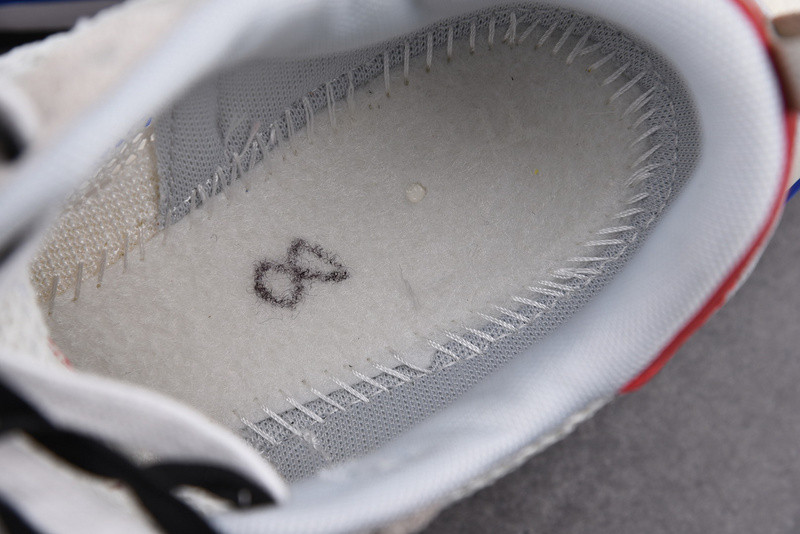 sacai x Nike VaporWaffle 3.0 CV1363-100