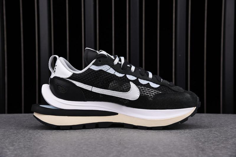 Sacai x Nike Pegasua Vaporfly Black White CV1363-001
