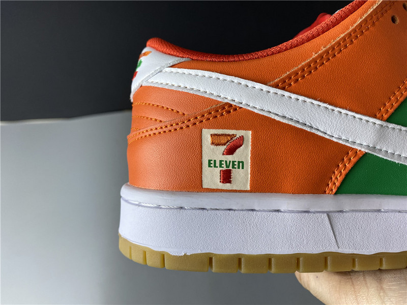 Nike SB Dunk Low 7 Eleven